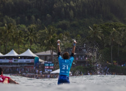 kieren-perrow-wins-the-pipe-masters-john-john-takes-home-the-vans-triple-crown