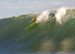 Image bigwavesurfers.jpg