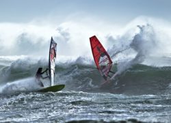 Image surfingwindsurfer.jpg