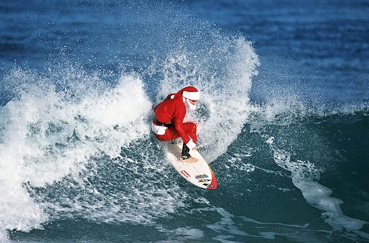 Image surfingsantaclaus.jpg