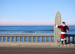 Image surfingsantaclaus2.jpg