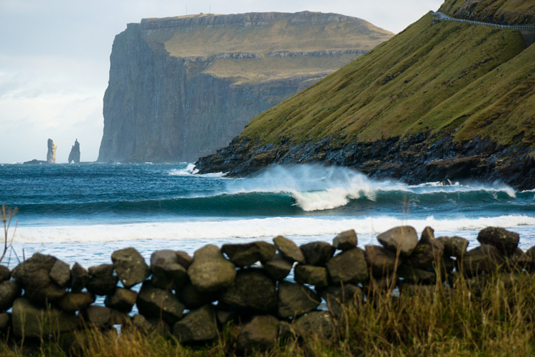 Image surfingfaroes.jpg