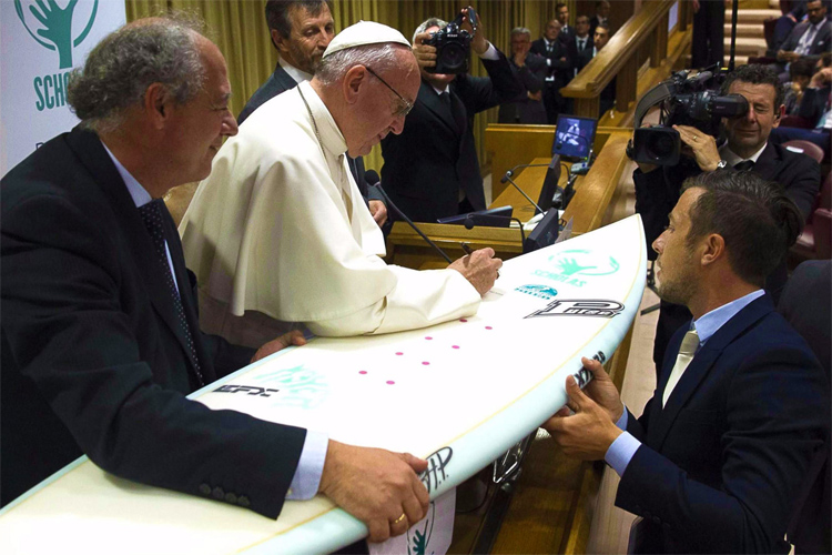 Image popefrancissurfboard.jpg