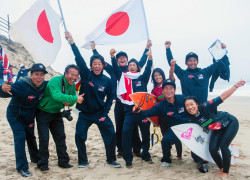 Image japanesesurfers.jpg