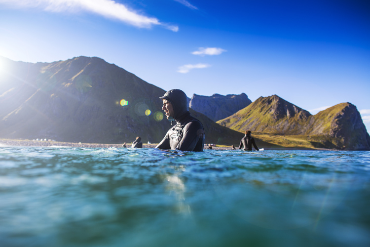 Image wetsuitsurfers.jpg