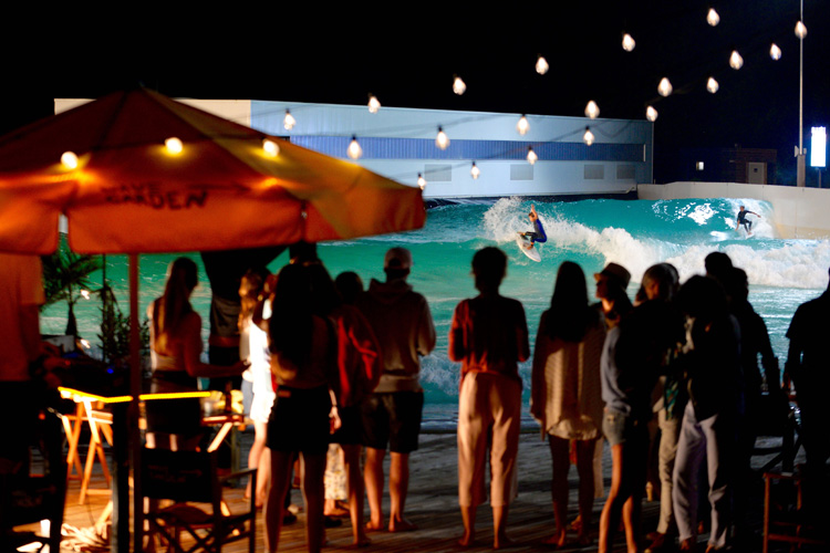 Image nightsurfingparty.jpg