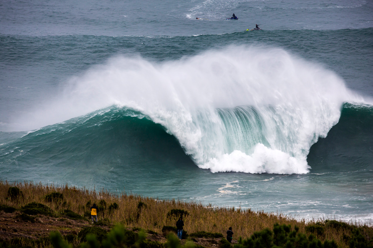 Image praia-do-norte-wave.jpg