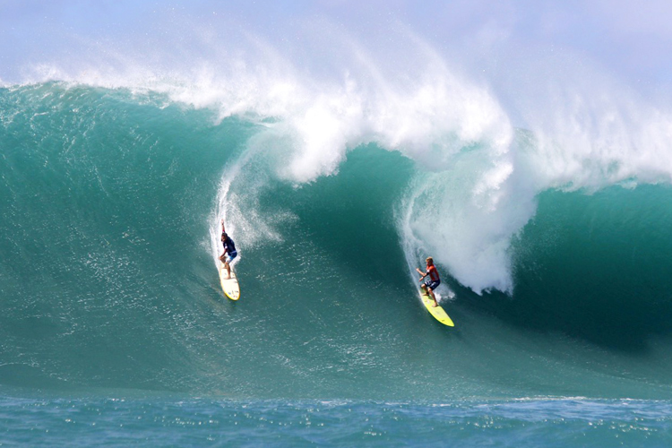 Image surfing-waimea-bay.jpg