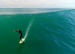 Image laird-hamilton-foiling-nazare.jpg