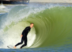 Image surf-lakes-barrel.jpg