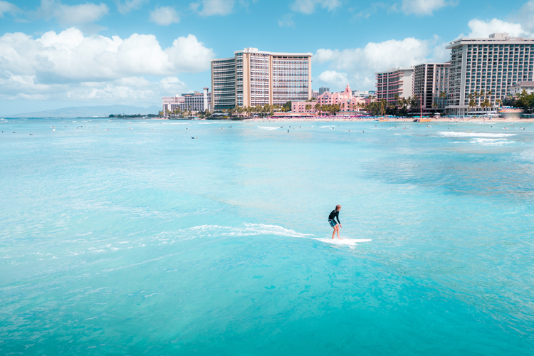 Image longboarding-waikiki.jpg