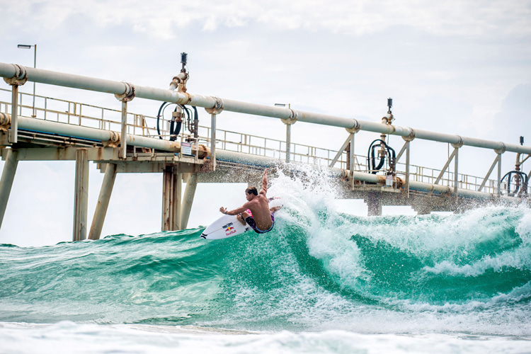 Image julian-wilson-wave.jpg