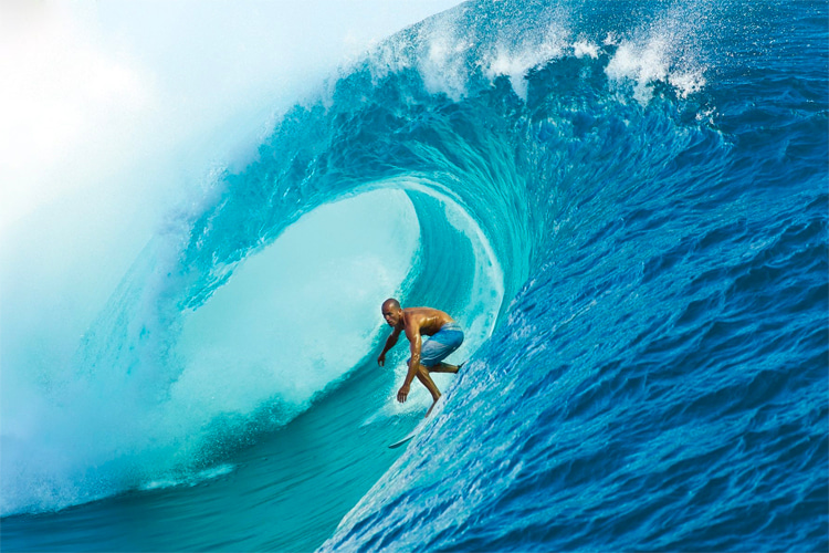 Image kelly-slater-tube-riding.jpg